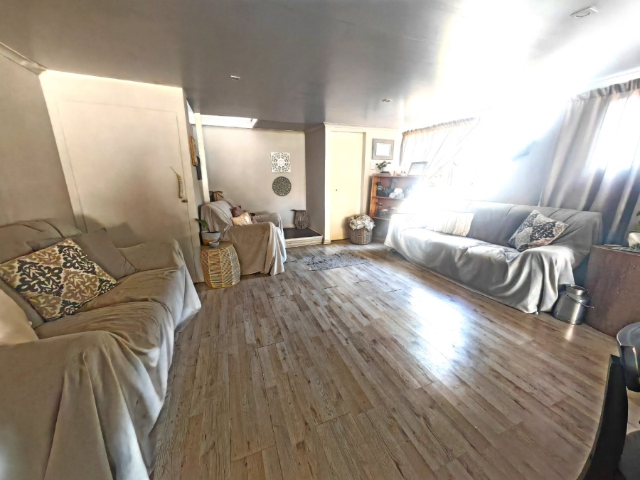 8 Bedroom Property for Sale in Fleurdal Free State